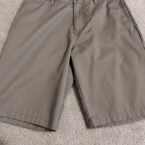 Men’s Volcom Shorts - Picture 3 of 8